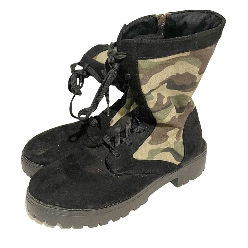 Rouge Size 10 Black Faux Suede Camouflage Lace Up Combat Boot Rubber Sole